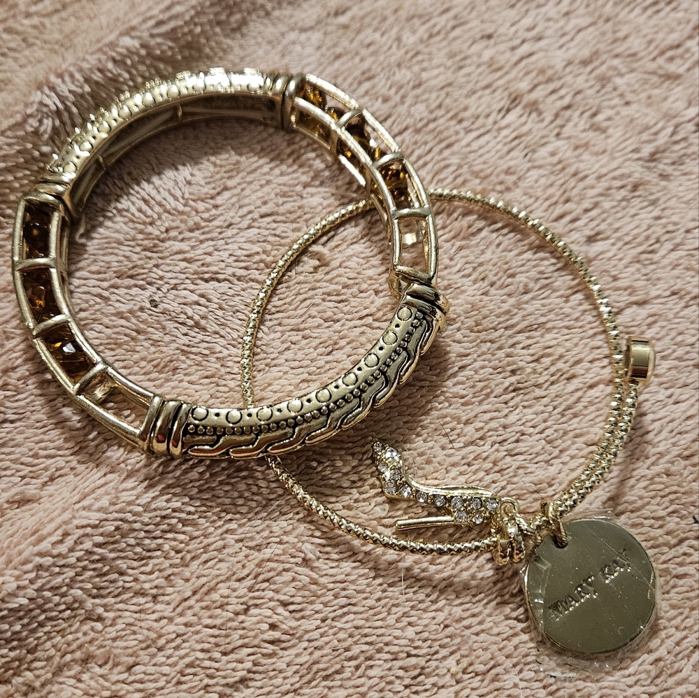 Mystery Bundle 3 pieces of Jewelry. NO CANCELLATIONS ON ACCIDENTAL BIDS - Picture 7 of 10